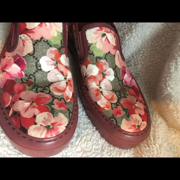 Gucci Shoes - Gucci floral sneakers